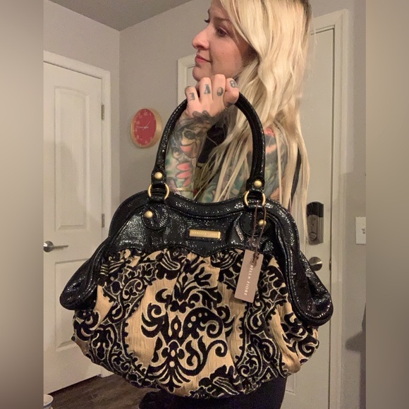 ISABELLA FIORE Heirloom Austin Handbag Purse Carpet Bag - Picture 3 of 7